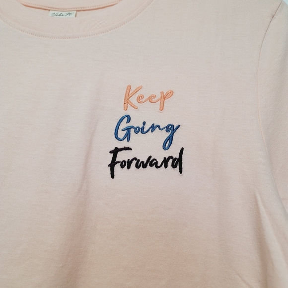 NWT Vibe N' Peach Graphic Tee Size Small - Picture 4 of 11